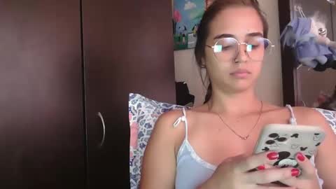Snapshot of triana_bell chatting on 04-01-26, 03:53 triana_bell online show from 04-01-26, 03:53