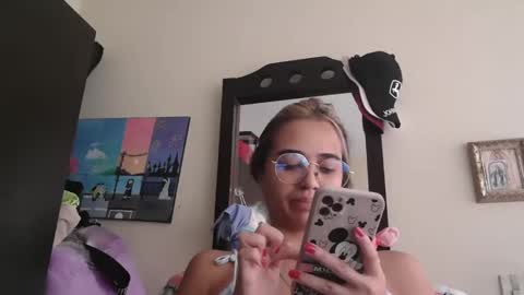 Snapshot of triana_bell chatting on 04-02-26, 04:15 triana_bell online show from 04-02-26, 04:15