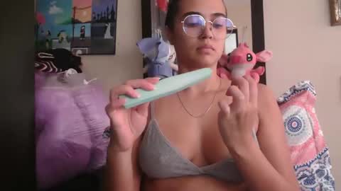 Snapshot of triana_bell chatting on 04-13-26, 04:12 triana_bell online show from 04-13-26, 04:12