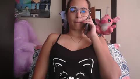 Snapshot of triana_bell chatting on 04-16-26, 04:30 triana_bell online show from 04-16-26, 04:30