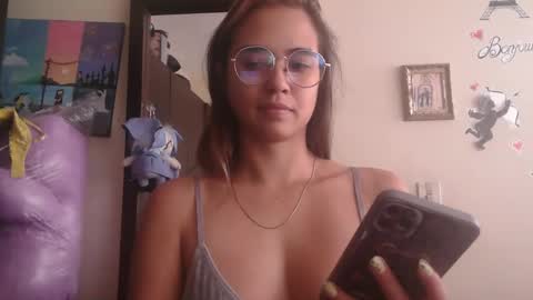 Snapshot of triana_bell chatting on 04-29-26, 05:17 triana_bell online show from 04-29-26, 05:17