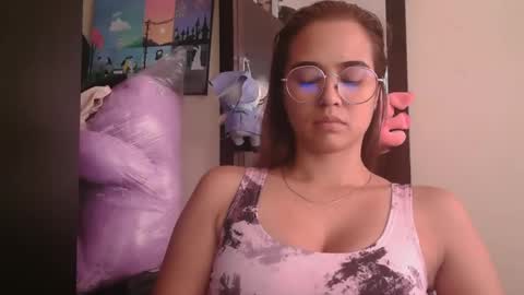 Snapshot of triana_bell chatting on 05-01-26, 05:39 triana_bell online show from 05-01-26, 05:39