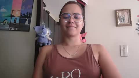 Snapshot of triana_bell chatting on 05-10-26, 04:56 triana_bell online show from 05-10-26, 04:56