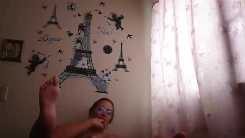 Snapshot of triana_bell chatting on 05-12-26, 04:37 triana_bell online show from 05-12-26, 04:37