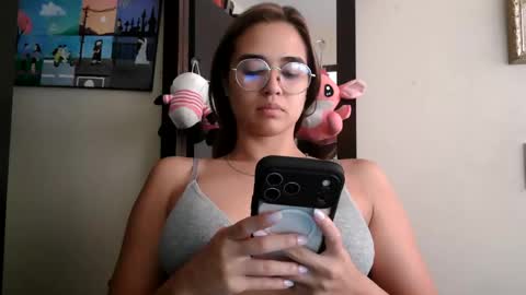 triana_bell online show from 06-09-26, 05:13