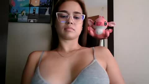 triana_bell online show from 06-18-26, 08:57