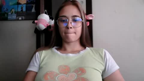 triana_bell online show from 06-25-26, 04:44