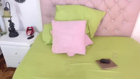 triana_crimson online show from 02-01-25, 12:29