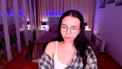 TriciaDaisy online show from 05-16-26, 03:36