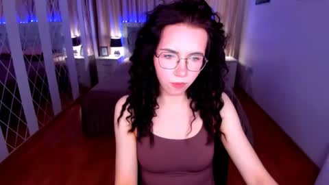 Snapshot of triciadaisy chatting on 06-14-26, 04:03 TriciaDaisy online show from 06-14-26, 04:03