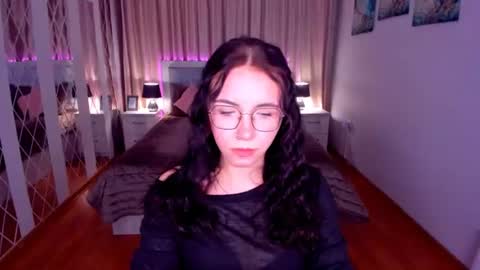 Snapshot of triciadaisy chatting on 06-21-26, 05:10 TriciaDaisy online show from 06-21-26, 05:10