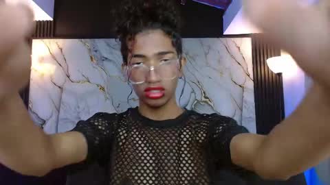 Snapshot of triiangel_latinboy chatting on 04-20-26, 12:24 Johan online show from 04-20-26, 12:24