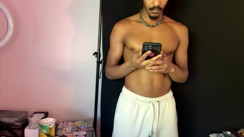 Snapshot of trillahung chatting on 05-12-26, 12:35 WapBopper online show from 05-12-26, 12:35