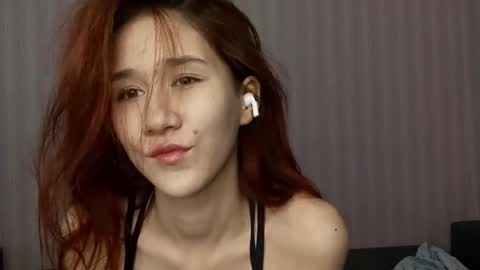 Snapshot of trinhposter chatting on 12-20-25, 09:27 Cate online show from 12-20-25, 09:27