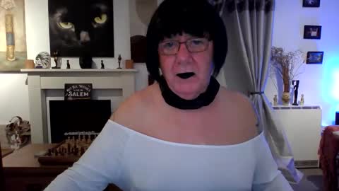 Snapshot of trinity1011 chatting on 01-16-26, 11:31 trinity1011 online show from 01-16-26, 11:31