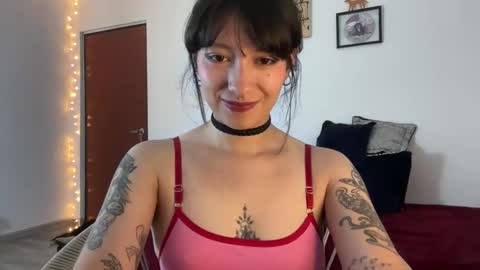 Snapshot of trinitysecrets chatting on 02-14-26, 07:10 trinitysecrets online show from 02-14-26, 07:10