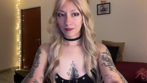 Snapshot of trinitysecrets chatting on 03-20-26, 06:57 trinitysecrets online show from 03-20-26, 06:57