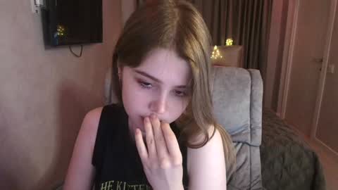 Snapshot of tripleprinces chatting on 01-02-25, 06:34 tripleprinces online show from 01-02-25, 06:34