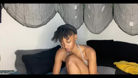 trixie_luv online show from 09-23-25, 03:04