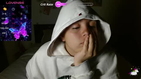 Snapshot of trixie_tangg chatting on 09-16-25, 01:06 Kitty online show from 09-16-25, 01:06