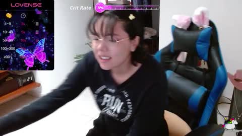 Snapshot of trixie_tangg chatting on 03-10-26, 08:25 Kitty online show from 03-10-26, 08:25
