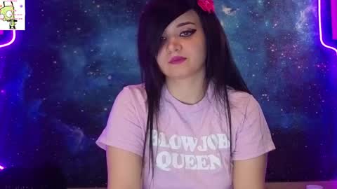 trixiedoescamcam online show from 05-13-26, 04:26