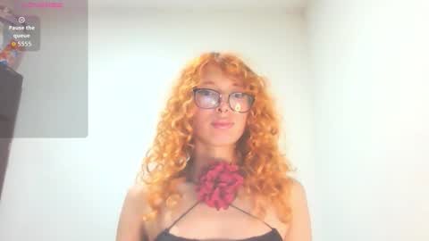 Snapshot of trixy_roses chatting on 09-27-25, 06:29 Trixy Rose online show from 09-27-25, 06:29