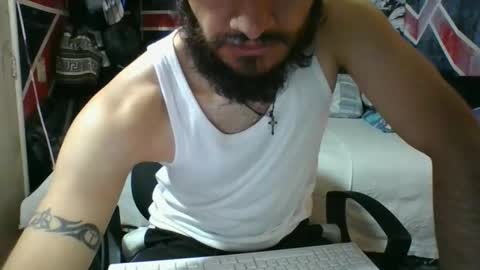 Snapshot of trizquelmen chatting on 03-27-26, 05:01 Andrew online show from 03-27-26, 05:01