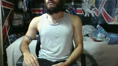Snapshot of trizquelmen chatting on 04-10-26, 01:05 Andrew online show from 04-10-26, 01:05