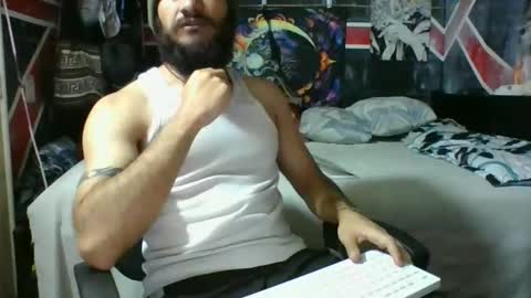 Snapshot of trizquelmen chatting on 04-11-26, 11:31 Andrew online show from 04-11-26, 11:31