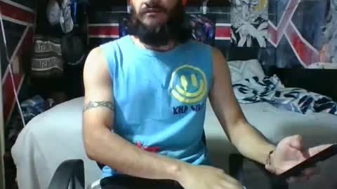 Snapshot of trizquelmen chatting on 04-12-26, 11:43 Andrew online show from 04-12-26, 11:43