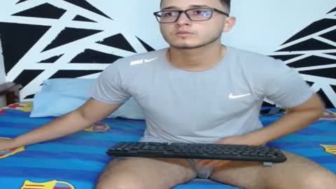 Snapshot of troy_6969 chatting on 12-21-25, 12:56 Alan David online show from 12-21-25, 12:56