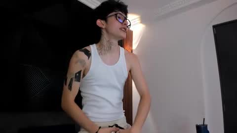 Snapshot of troy_rouge chatting on 03-12-25, 11:12 Troy online show from 03-12-25, 11:12