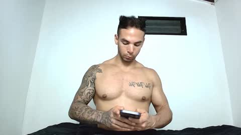 Snapshot of troy_walker7 chatting on 01-05-25, 01:35 sebas online show from 01-05-25, 01:35