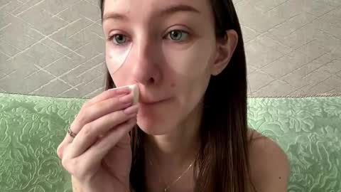 Hello Viola here   Help me to make 50 thumbs up 333 online show from 03-29-26, 09:20