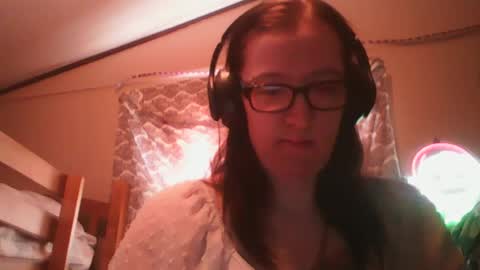 TruckersWifeToBe online show from 02-04-25, 04:08