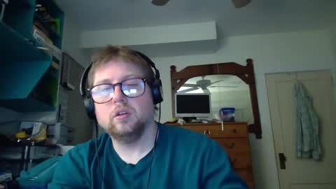 Snapshot of true_manofworth chatting on 12-25-24, 04:33 HandicappedLaugher online show from 12-25-24, 04:33