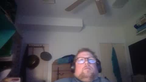 Snapshot of true_manofworth chatting on 10-18-25, 06:37 HandicappedLaugher online show from 10-18-25, 06:37