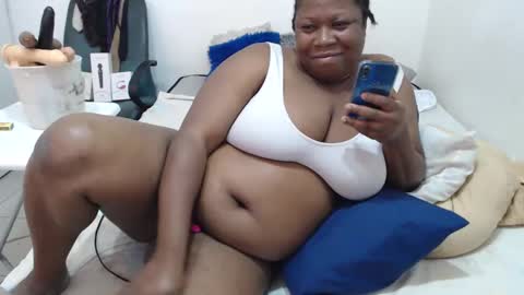 Snapshot of truebella30 chatting on 01-17-25, 01:24 TrueBella30 online show from 01-17-25, 01:24