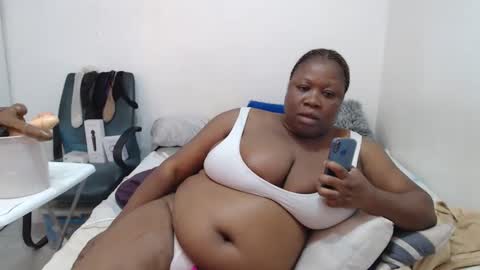 Snapshot of truebella30 chatting on 01-28-25, 10:23 TrueBella30 online show from 01-28-25, 10:23