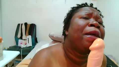 Snapshot of truebella30 chatting on 10-30-25, 08:49 TrueBella30 online show from 10-30-25, 08:49