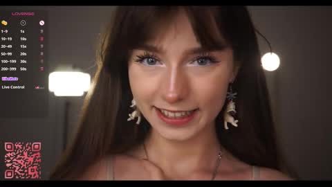 Snapshot of truegrace chatting on 03-04-26, 11:33 Grace online show from 03-04-26, 11:33