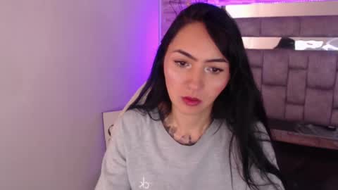  online show from 02-11-25, 06:22