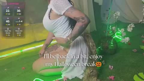 Snapshot of truelove_art chatting on 10-10-25, 11:53 online show from 10-10-25, 11:53