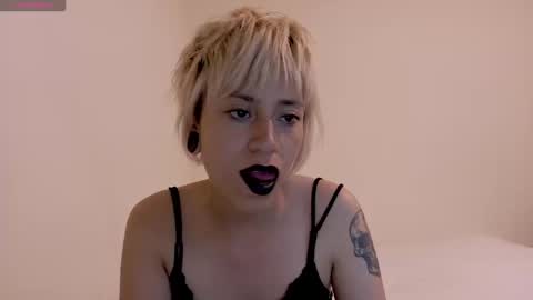 Snapshot of tryp666 chatting on 09-16-25, 10:33 Cait online show from 09-16-25, 10:33