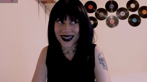 Snapshot of tryp666 chatting on 10-07-25, 01:58 Cait online show from 10-07-25, 01:58