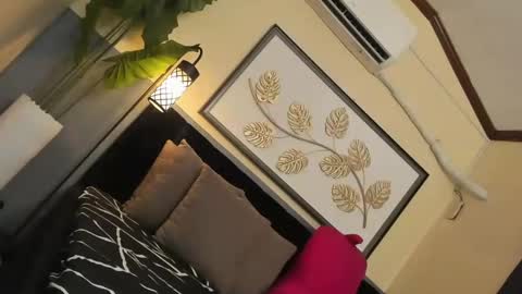 Saskia online show from 01-24-25, 03:55