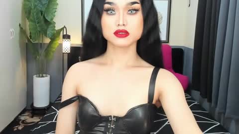 Saskia online show from 01-30-25, 01:42