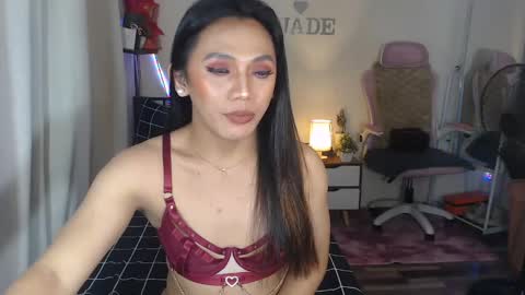 Jade online show from 01-10-25, 02:04