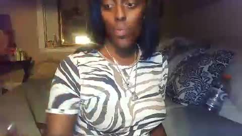 Amber White online show from 11-19-25, 03:06